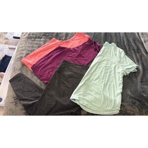 Beyond Yoga 3X Bundle: featherweight tanks, tee and yoga pants